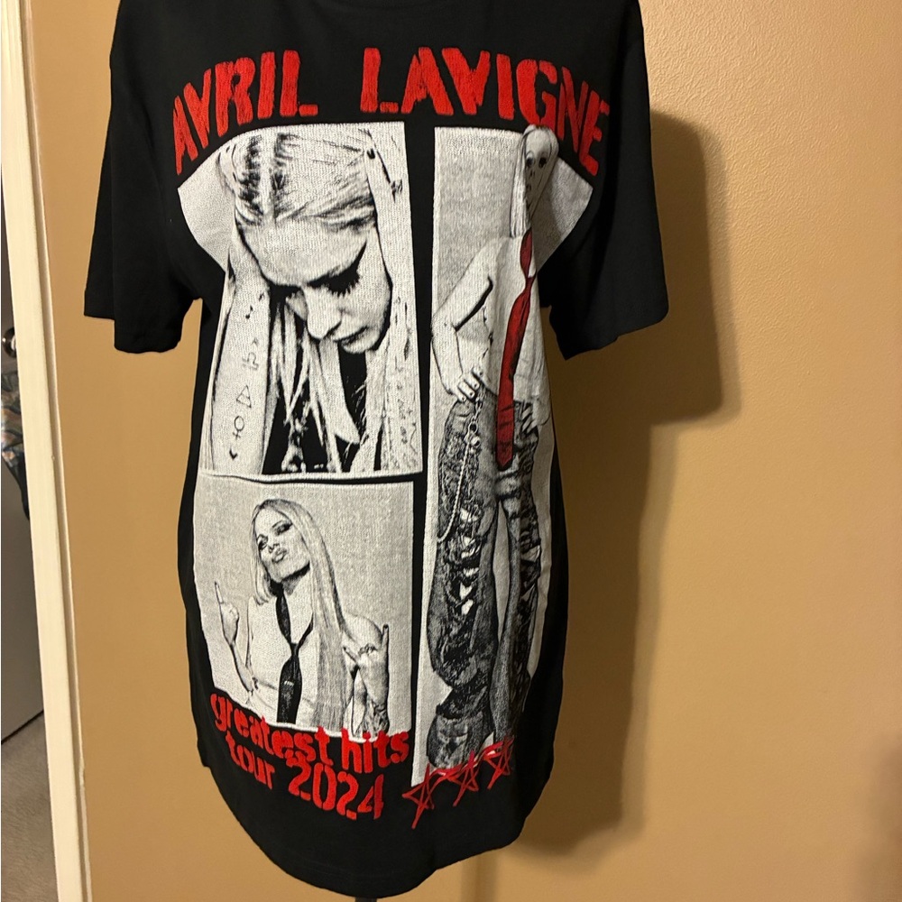 Avril Lavigne Black Graphic Tee